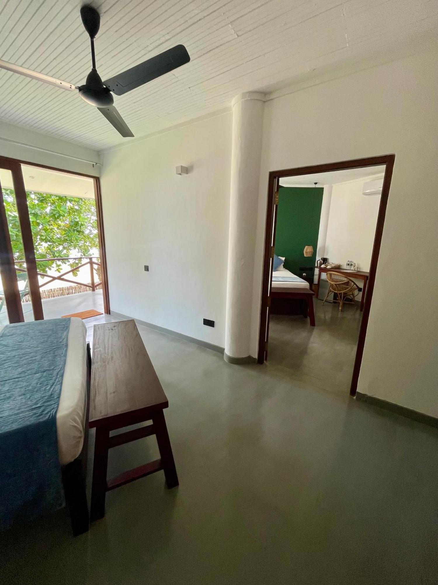 Casa Smeralda ดิคเวลลา ภายนอก รูปภาพ