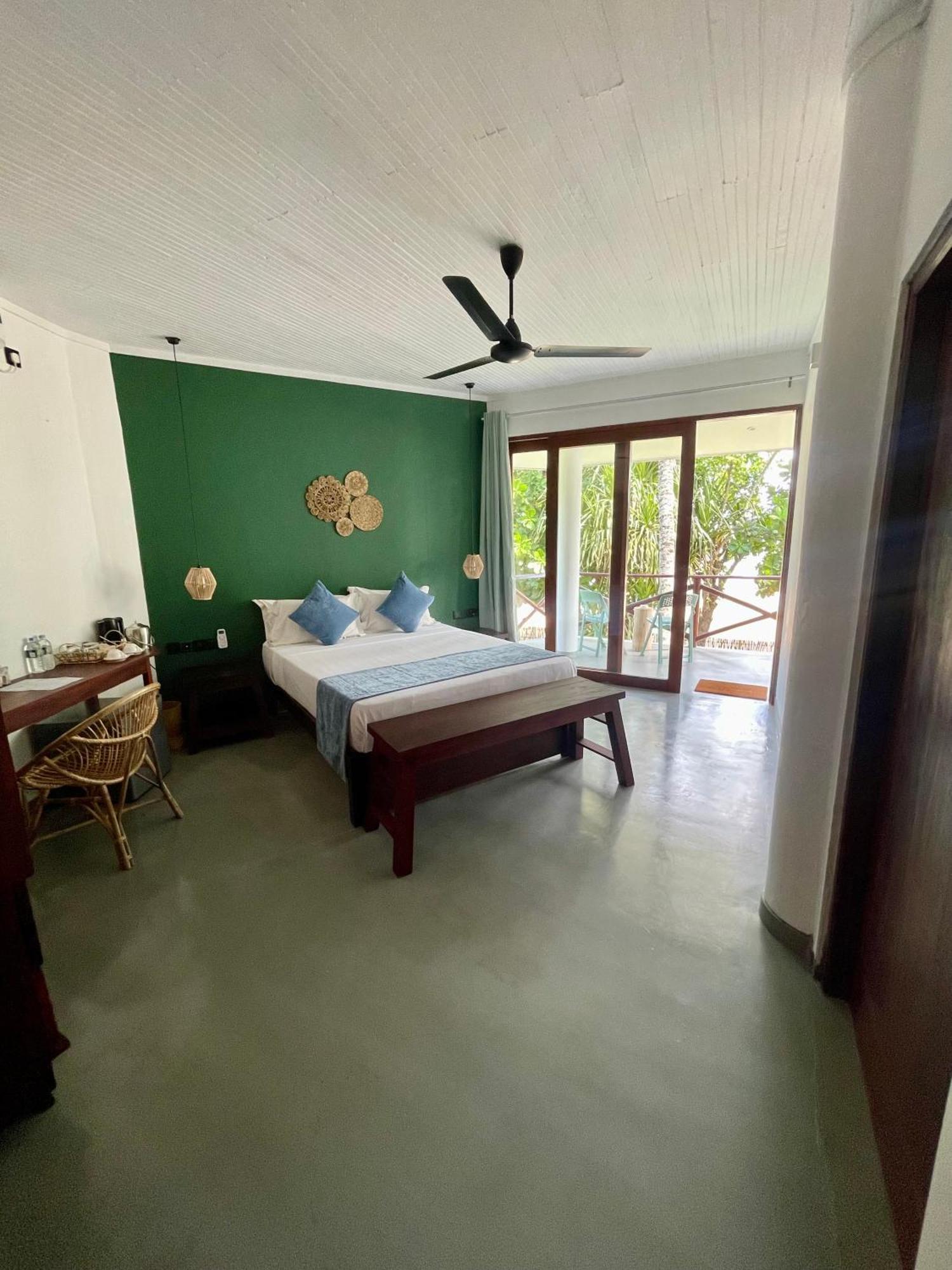 Casa Smeralda ดิคเวลลา ภายนอก รูปภาพ