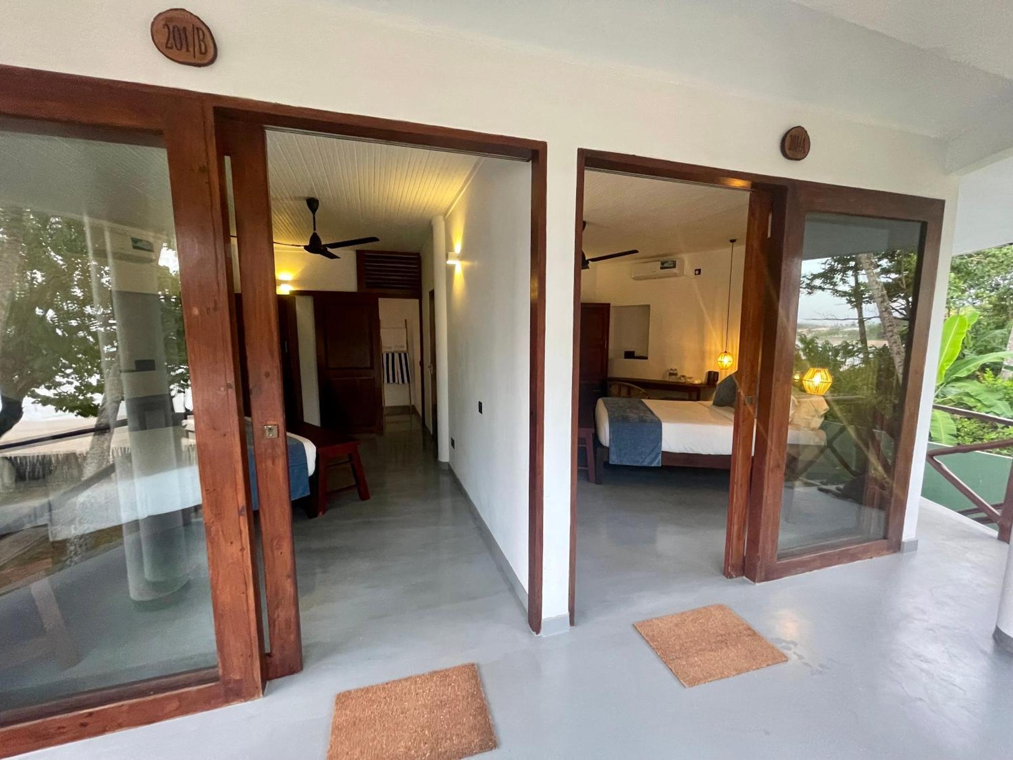 Casa Smeralda ดิคเวลลา ภายนอก รูปภาพ