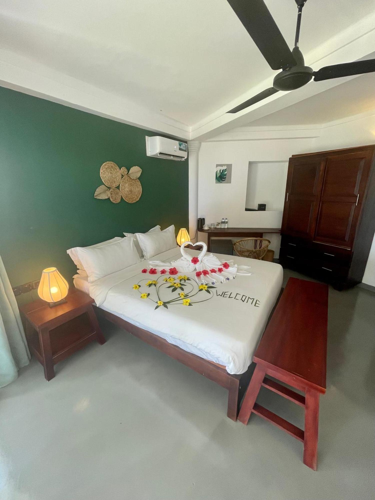 Casa Smeralda ดิคเวลลา ภายนอก รูปภาพ